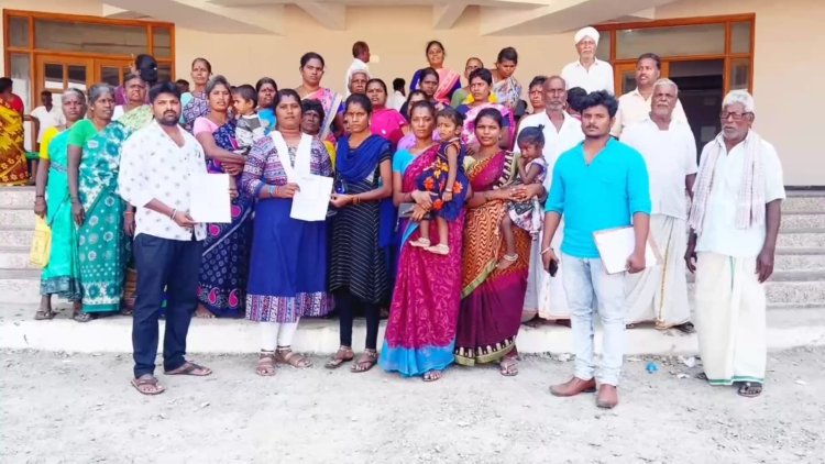 மாணவர்கள் படிக்க தடை போடும் ஊராட்சி தலைவர்! நடவடிக்கை கோரி பெற்றோர் புகார்!!