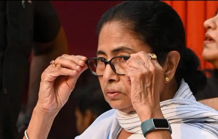 என் தலையை வெட்டலாம்" அரசு ஊழியர்களிடம் கொதிக்கும் மம்தா பானர்ஜி!