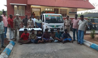 விரட்டி விரட்டி வெட்டப்பட்ட கிராம மக்கள்! இருபிரிவினருக்குள் கலவர அபாயம்!