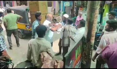 காவல்துறையினர் முன்னிலையில் மோதிக்கொண்ட வணிகர் அமைப்புகள்!