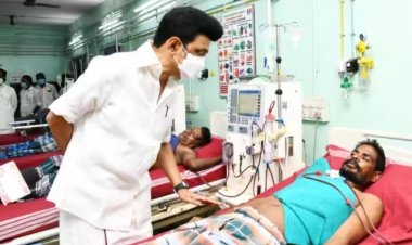 ஆஃபர் ரேட்:- மூன்று பாக்கெட் சாராயம் ரூ.50!  எஸ்.பிக்கள் இருவர் பணி நீக்கம்!!  