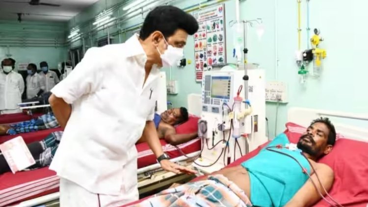 ஆஃபர் ரேட்:- மூன்று பாக்கெட் சாராயம் ரூ.50! எஸ்.பிக்கள் இருவர் பணி நீக்கம்!!