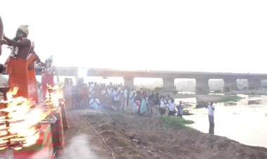 பாலாற்றில் பால் ஊற்றி பூஜை! தோல் தொழிற்சாலைகளால் நாசமாவதை தடுக்க திட்டம்!