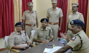 ரவுடி வண்டு ராஜேஷ் கொலையானதை தொடர்ந்து பாணாவரம் காவல் நிலையத்தில் டி.ஐ.ஜி. எம்.எஸ்.முத்துசாமி திடீர் ஆய்வு!