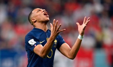 ''இந்திய இளைஞர்களிடையே ஃபுட்பால் பிளேயர் எம்பாப்பே சூப்பர் ஹீரோவா திகழ்கிறார்! பிரதமர் மோடி பிரான்சில் பேச்சு!