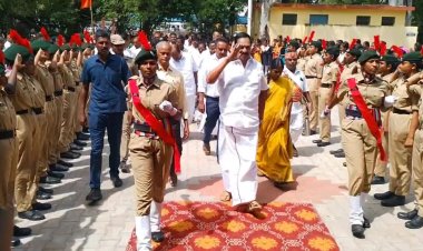 குடும்பத்தை வழி நடத்த பெண்மணியால் மட்டுமே முடியும்! மகளிர் கல்லூரி விழாவில் அமைச்சர் ஆர்.காந்தி பேச்சு!