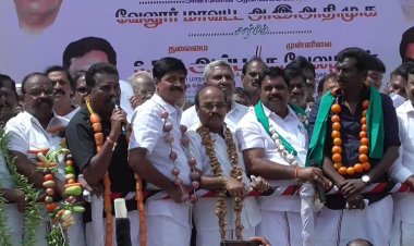 தக்காளி இஞ்சி மாலையுடன் வேலூர் அதிமுகவினர் ஆர்பாட்டம்!