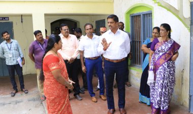 பாடம் நடத்திய ஆட்சியர்!