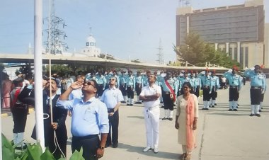 வேலூர் நறுவீ மருத்துவமனையில் சுதந்திர தின விழா! ஜி.வி.சம்பத் கொடி ஏற்றினார்!!