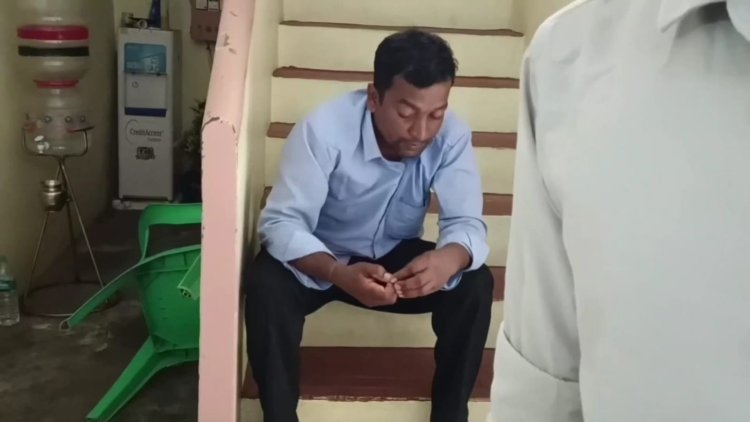 நாயே! நாயே!! மகளுக்கு போய் தந்தை இப்படி செய்யலாமா!