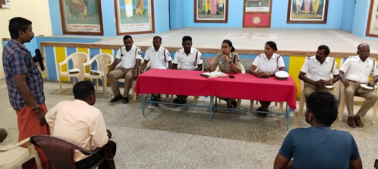 ஓட்டுனர் இருக்கையில் பயணிகளை அமர வைக்க கூடாது! ஆட்டோ ஓட்டுநர்களுக்கு டிஎஸ்பிஅட்வைஸ்!