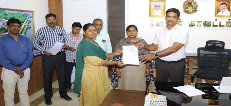 25 நபர்களுக்கு இளநிலை உதவியாளர் பணி ஆணை! வேலூர் கலெக்டர் வழங்கி வாழ்த்து!