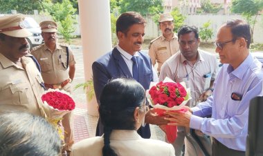 தலைமை நீதிபதியை வரவேற்ற கலெக்டர்!