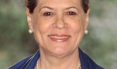 மகளிர்க்கு மாதம் 2,500  ! கேஸ் சிலிண்ட 400! தெலுங்கானா தேர்தலுக்கு சோனியா - கேசிஆர் வாக்குறுதி!