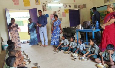 மருத்துவர்கள் சரியாக பணிக்கு வருகின்றனாரா! ஆட்சியர் ஆய்வு!!