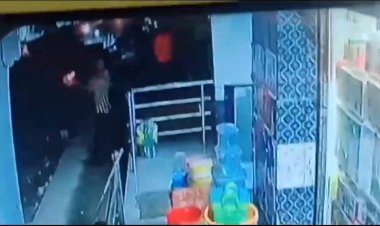 வாணியம்பாடி சூப்பர் மார்கெட் மீது பெட்ரோல் குண்டு!