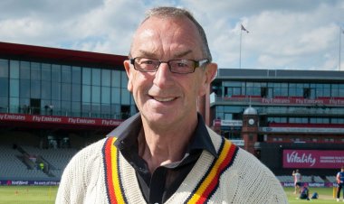 அரையிறுதியில் இந்தியாவை விளையாட வைத்ததே தப்பு! கொதிக்கும் இங்கிலாந்து முன்னாள் வீரர்!