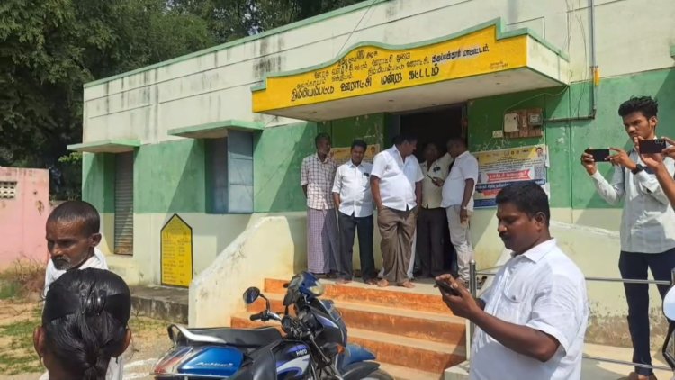 நிருபர்களை மிரட்டிய திமுக பிரமுகருக்கு "பளார்" விட்ட நாம் தமிழர் இளைஞர்! மக்காசோளம் சாப்பிட்ட தலைவர்!