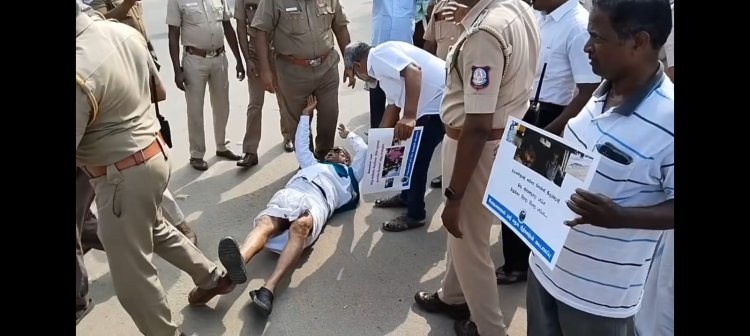 இழுத்துச் செல்லப்பட்ட போராட்டக்காரர்கள்!