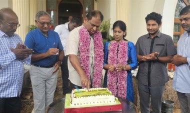 நறுவீ மருத்துவமனை சார்பில் கல்வி உதவித் தொகை! நிறுவனர் பிறந்த நாளை யொட்டி வழங்கல்!