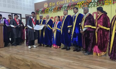 பண்புடன் வழக்கை நடத்துவதுடன் கட்சிக்காரர்களிடம் நியாயமாக செயல்பட  வேண்டும்! சென்னை உயர்நீதிமன்ற நீதிபதிகள் பேச்சு!