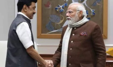 பிரதமரிடம் கைக் குலுக்கி கொண்ட முதல்வர்:- வெள்ள நிவாரண நிதி உடனடியாக வழங்க கோரிக்கை!