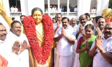 எடப்பாடி மீது அதிருப்தி? முன்னாள் அமைச்சர்கள் எம்ஜிஆர் விழாவில் பங்கேற்கவில்லை!