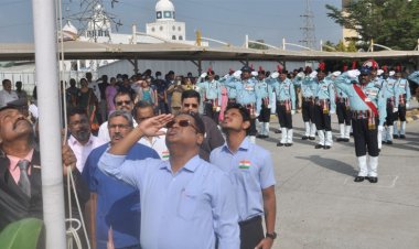 நறுவீ மருத்துவமனையில் கொடியேற்றம்!