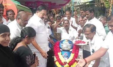 சர்கரை நோயாளிக்கு வாகனம் வழங்கிய அமைச்சர் ஆர்.காந்தி!