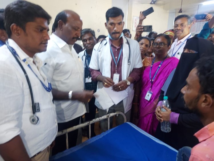 24 கோடியே 31 லட்சம் மதிப்பீட்டில் கட்டப்படும் ஆறு மாடி ஆஸ்பத்திரியை அமைச்சர் ஆய்வு!