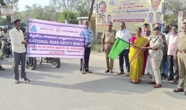 ஹெல்மெட் போட்டுக்கொண்டு வாகனம் ஓட்டிக்காட்டிய போலிசார்! ஆட்சியர் -எஸ்.பி.முன்பு நிகழ்ச்சி!