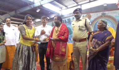 நல்ல பண்புகளை மாணவர்கள் வளர்த்துக்கொள்ள வேண்டும்! காவல் அதிகாரி பேச்சு!