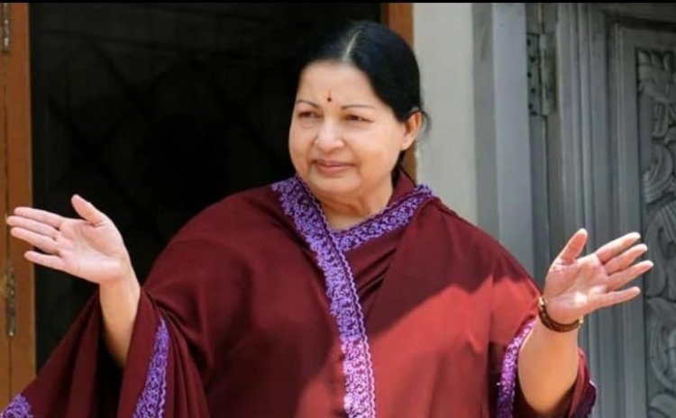 ஜெயலலிதாவின் நகைகளை உள்துறை முதன்மை செயலாளார் பெற்றுக் கொள்ள உத்தரவு!