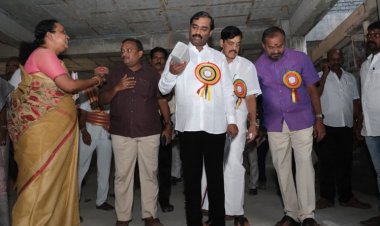 பல்லை இளித்த அரசு கட்டிடம்! காட்பாடியில் அவலம்!! சட்டமன்ற குழு அதிர்ச்சி! அதிகாரிகளை கடிந்த ஆட்சியர்!