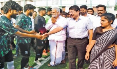 தேர்தல் ஆணையர் திடீரென ராஜினாமா.... தயாநிதி மாறனுக்கு டவுட்டு!