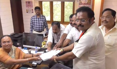 துரைமுருகனை கடுப்பாக்கிய போலிஸ்! நான் மட்டும் தான் உள்ளூர் வேட்பாளர் அதிமுக பசுபதி! வீரமணி தான் என் முதுகில் குத்தினார் ஏ.சி.சண்முகம்! வேட்புமனு தாக்கல் பரபரப்பு!