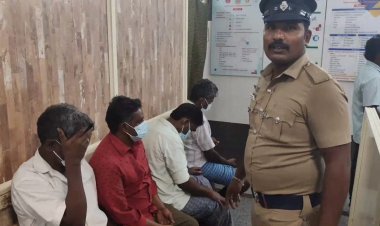 எப்படி கிடைத்தது குழந்தை? பொய் சான்று வாங்க முயன்றவர்கள் கைது!