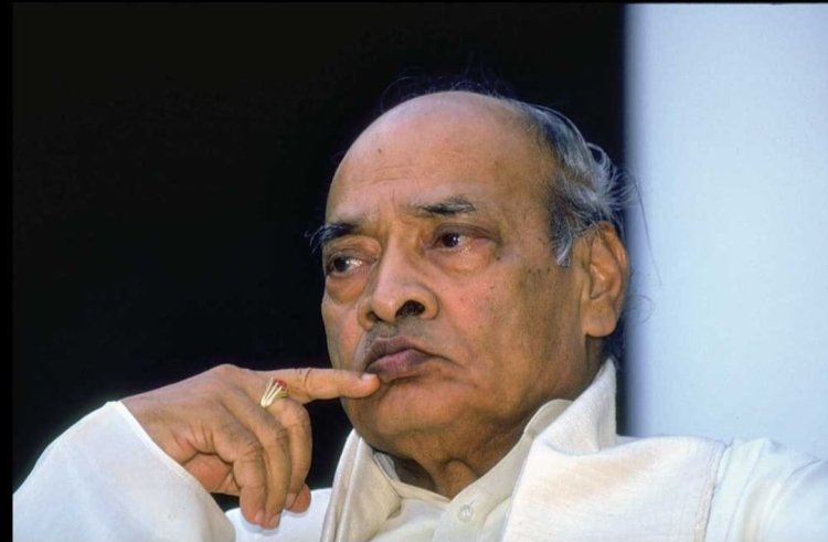 எம்பி மற்றும் எம்.எல்.ஏக்கள் வாக்களிப்பது உட்பட எதற்காக லஞ்சம் வாங்கினாலும் அது குற்றமே!நரசிம்மராவ் வழக்கின் பாதுகாப்பு சட்டத்தையும் ரத்து செய்தது!