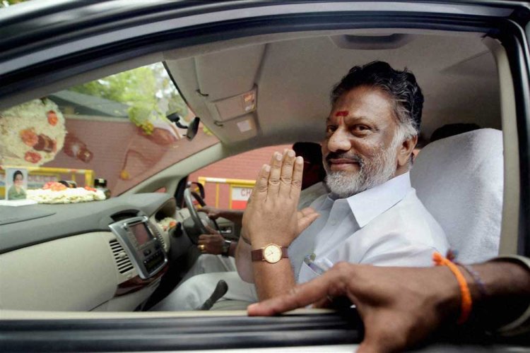 குழப்பம் தீர குலதெய்வம் கோவிலுக்கு சென்ற ஓ.பி.எஸ்.!
