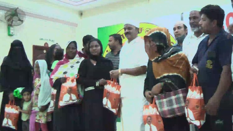மசாலா பொருட்களை இலவசமாக கொடுத்த ஏ.சி.சண்முகம்!