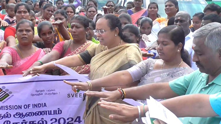 வாக்களிப்பதை ஊக்குவிக்க செல்பி பாயிண்ட்! பழைய பேருந்து நிலையம் ஆக்கிரமிப்பினால் ஆட்சியர் உள்ளிட்ட அதிகாரிகள் அவஸ்தை!
