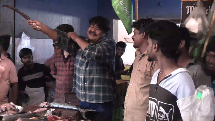 மக்கள் பிச்சைக்காரர்களாகவே இருக்கிறார்கள்! சொல்கிறார் மன்சூர் அலிகான்!!