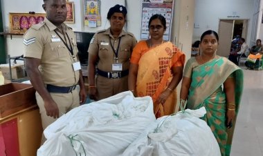 பறக்கும்படைக்கு டிமிக்கி கொடுத்த கட்சிக்காரர்கள்! பணத்தை வீசிவிட்டு எஸ்கேப்!