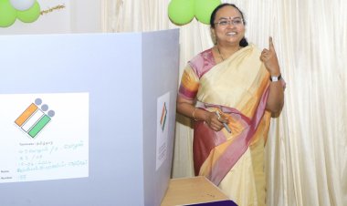 வேலூர் திருப்பத்தூர் ஆட்சியர்கள் வாக்கு செலுத்தினர்!