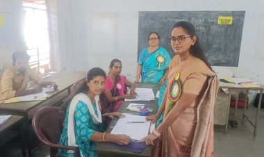 பிரச்சனைகளுக்கு நிரந்தர... தீர்வுதிருவாரூர் ஆட்சியர், நாகை வேட்பாளர் மற்றும் முதல்வரின் 101 வயது தாய் மாமா வாக்களித்தனர்!