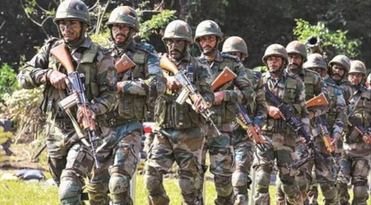 8 நக்சலைட்டுகள் சுட்டு கொலை!