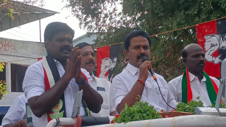முன்னாள் அமைச்சர் காமராஜ் தீவிர வாக்கு சேகரிப்பு! இரட்டை இலையை காட்டி பிரச்சாரம்!