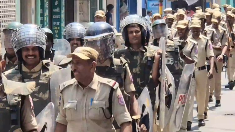 நாங்க இருக்கோம் அச்சமின்றி வாக்களியுங்கள்!