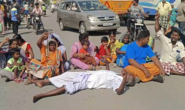 படுத்து உருண்டு மறியல் டிராபிக் ஜாம்!