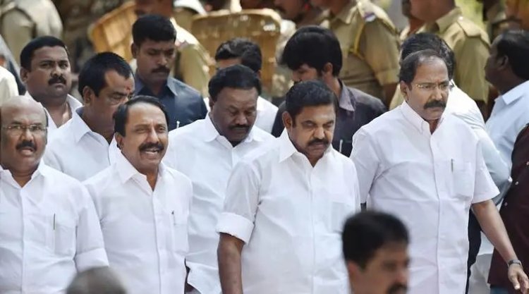 எடப்பாடி பழனிச்சாமிக்கும் செங்கோட்டையனுக்கும் மோதலா? உடனே சரியாகவில்லையெனில்.....?